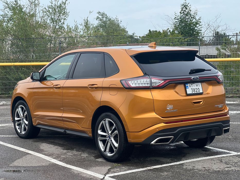 Автомобіль Ford edge