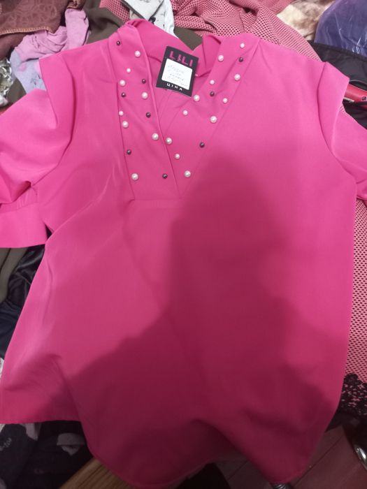 Продам блузу, нова .