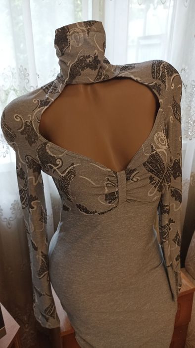 Платье коктейльное с длинным рукавом