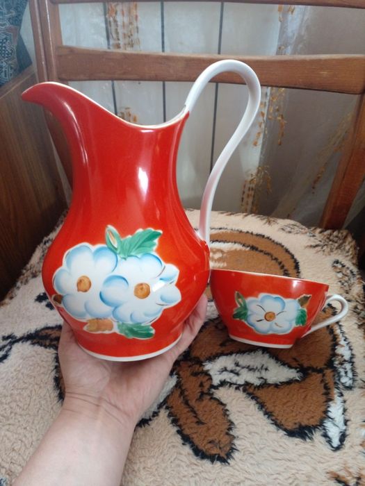 Набор кувшин и чашка.