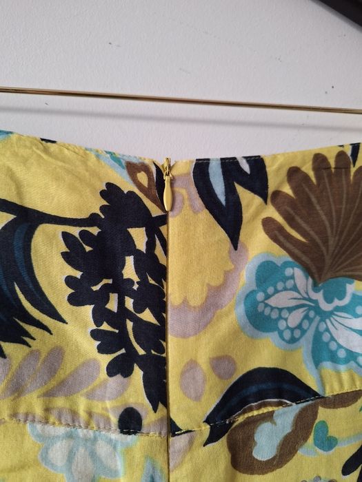 Spódnica spódniczka żółta do kolan w kwiaty rozmiar 40 L