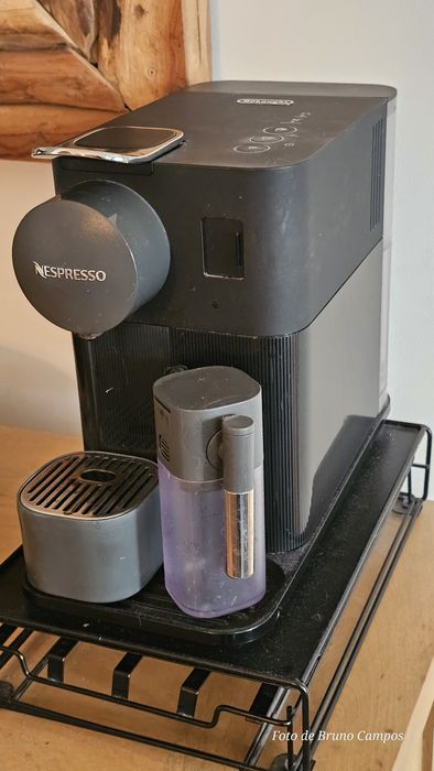 Máquina de café Latissima Delonghi Nespresso