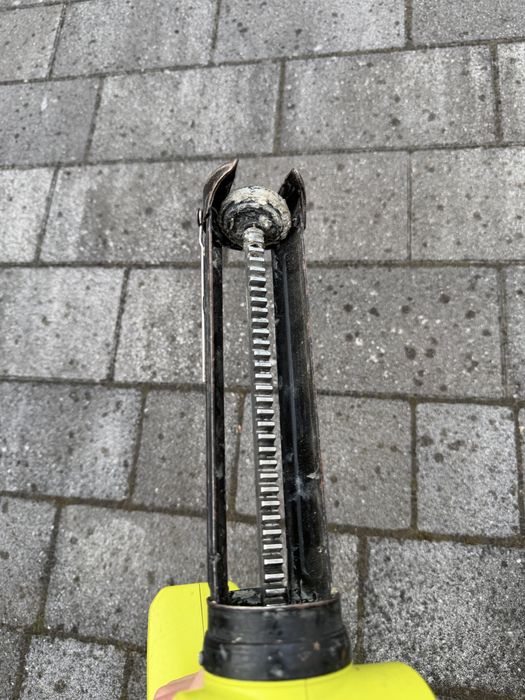 RYOBI CCG-1801 Pistolet do klejenia uszczelniania mas elektryczny 18V