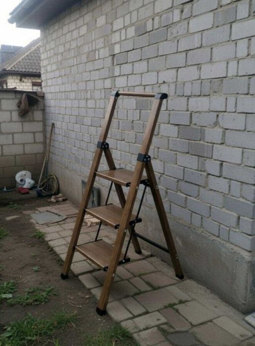 Алюмінієва драбина під дерево легка широка для дому дачі