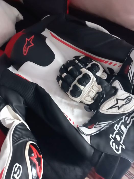 Casaca alpinestars e luvas GP plus msm marca