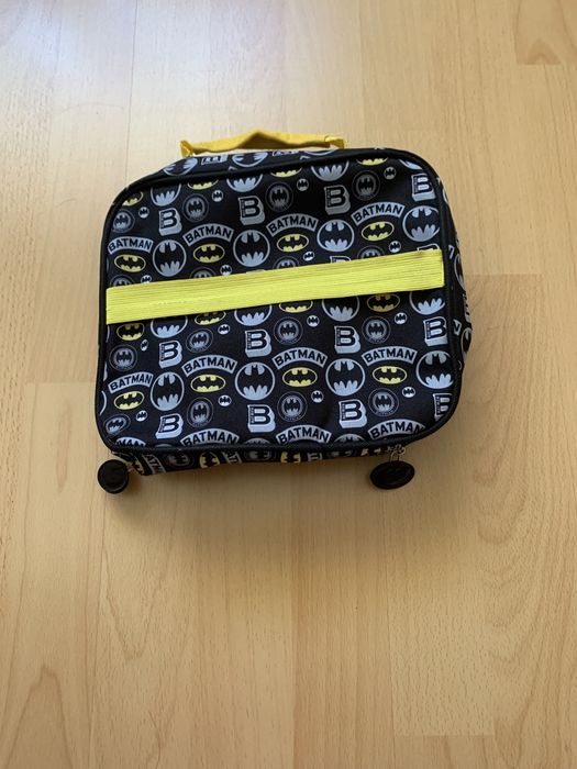 Lancheira Batman usada