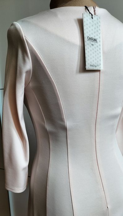 Sukienka Pretty Girl pudrowy róż nowa S rękaw 3/4