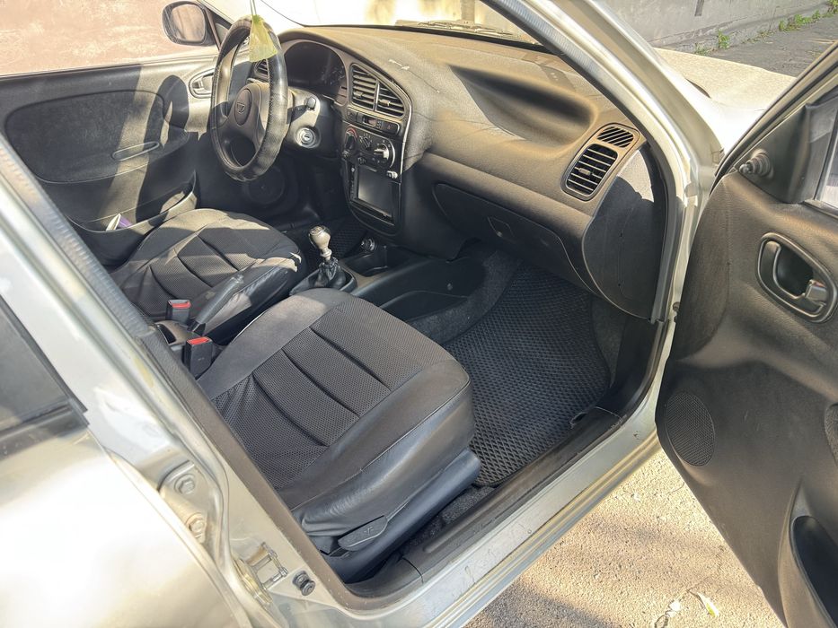 Автомобіль Daewoo Lanos