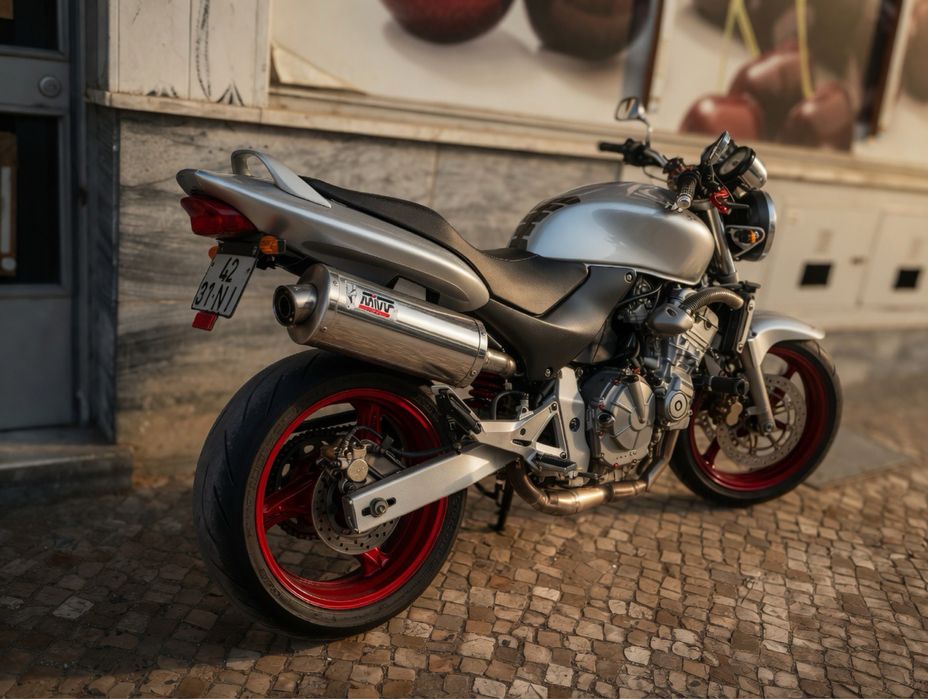 HONDA Hornet 600  Prata- IMPECÁVEL!