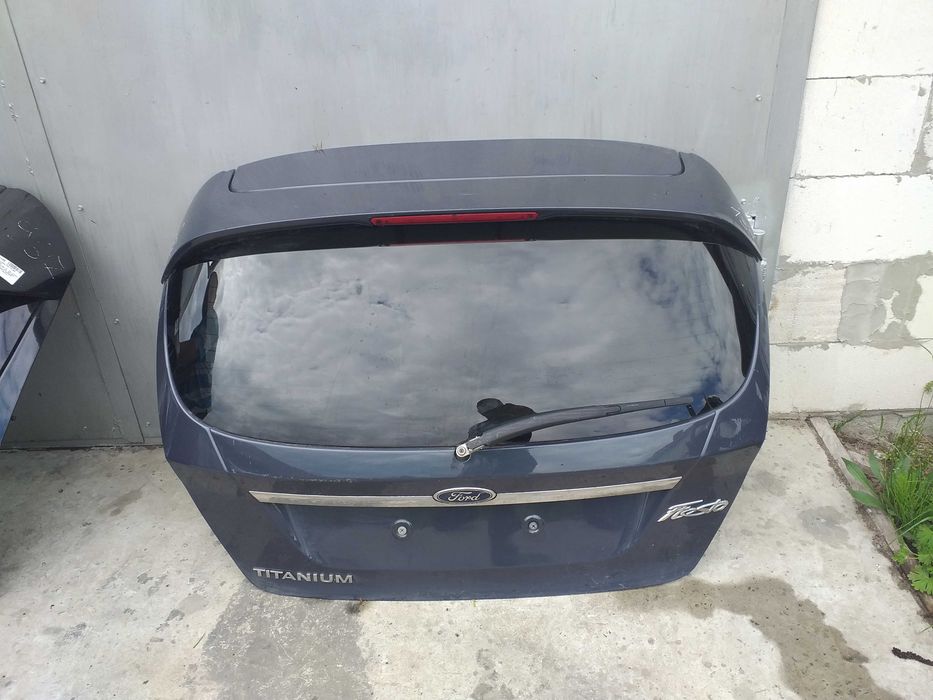 Кришка багажника двері ford fiesta MK7
