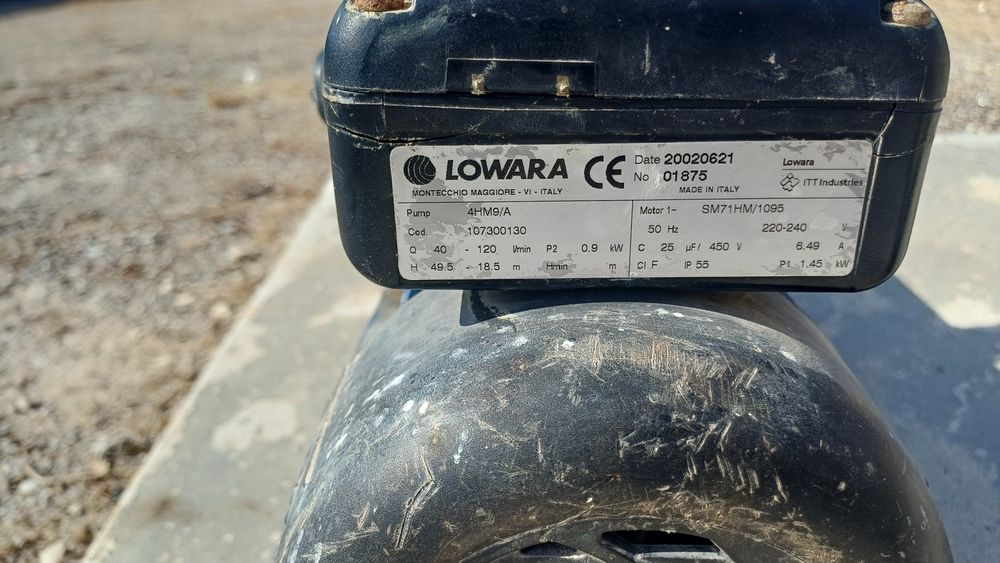 Bomba de água usada