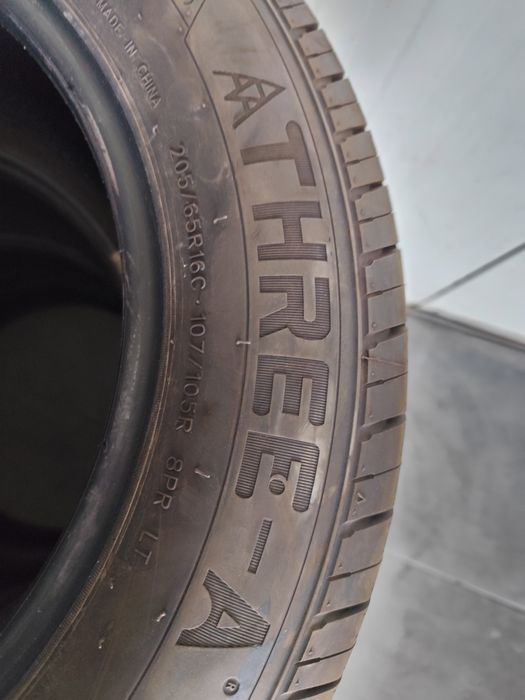 Pneus 205/65r16C Three A 85% piso