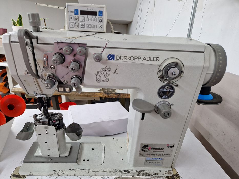 Máquina Adler 2 agulhas