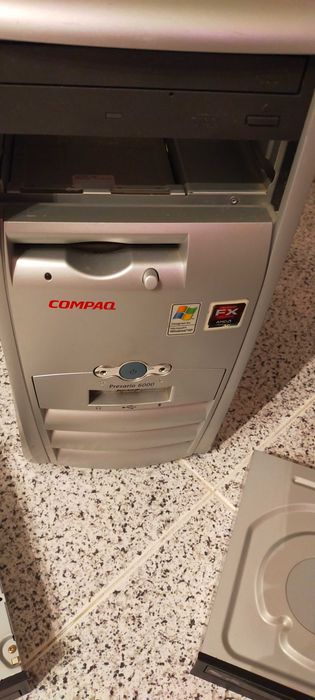 Torre Caixa de Computador Presario 6000, Leitor de CDs e DVDs