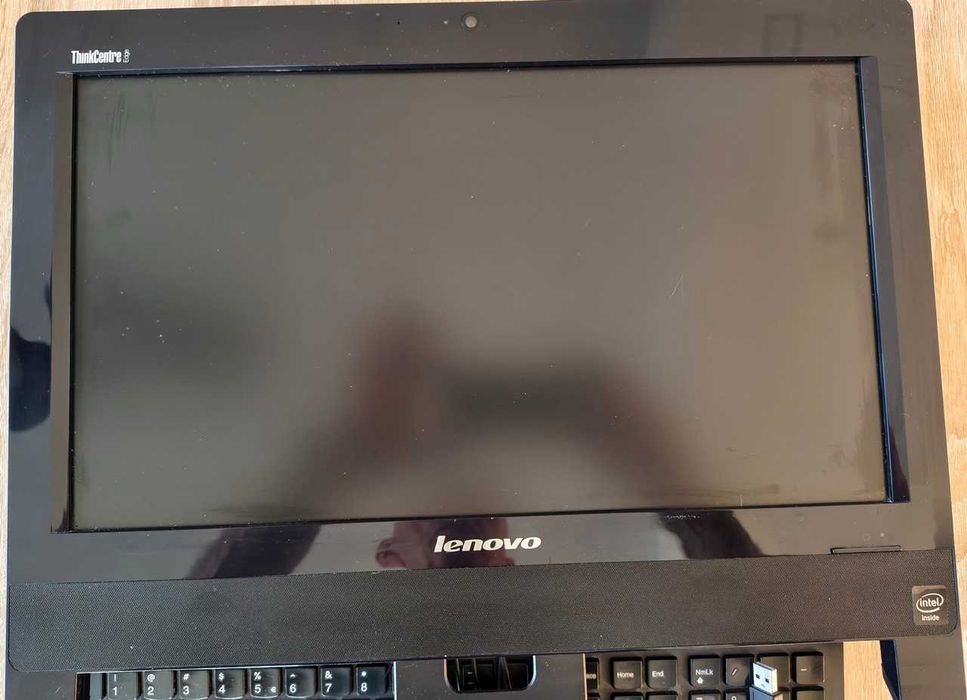 Komputer All in One Lenovo Think Centre