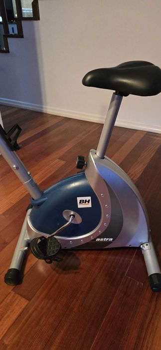 Bicicleta estática BH Digital - Como Nova