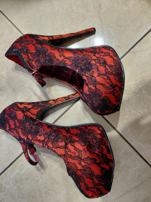 Szpilki damskie na koturnie marki Bordello, rozmiar 39