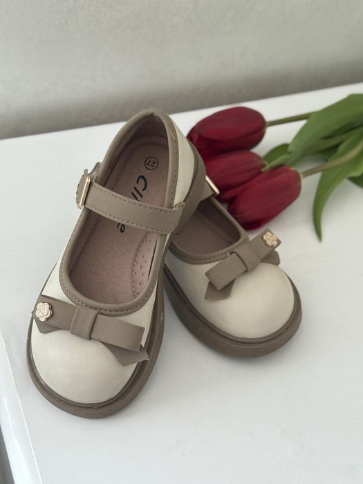 Туфлики для дівчинки