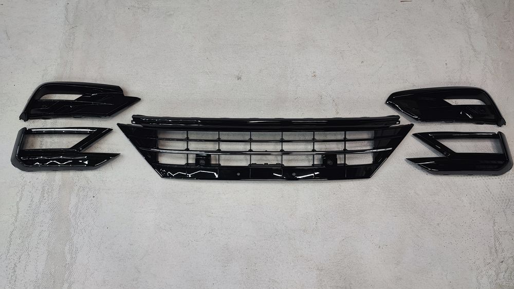 Накладки бампера R-line VW Tiguan 18 19 20 21 решітка в бампер молдінг