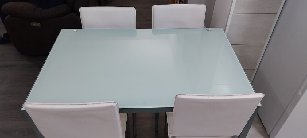 Mesa  tampo vidro temperado