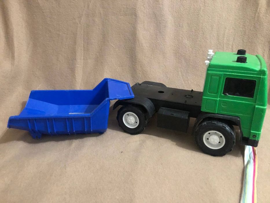 Машинка самосвал