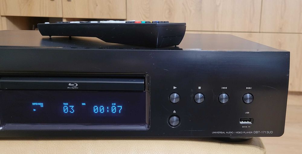 DENON DBT-1713UD-odtwarzacz BLU-RAY/SACD/CD/DVD-Audio/DVD/USB z pilotem