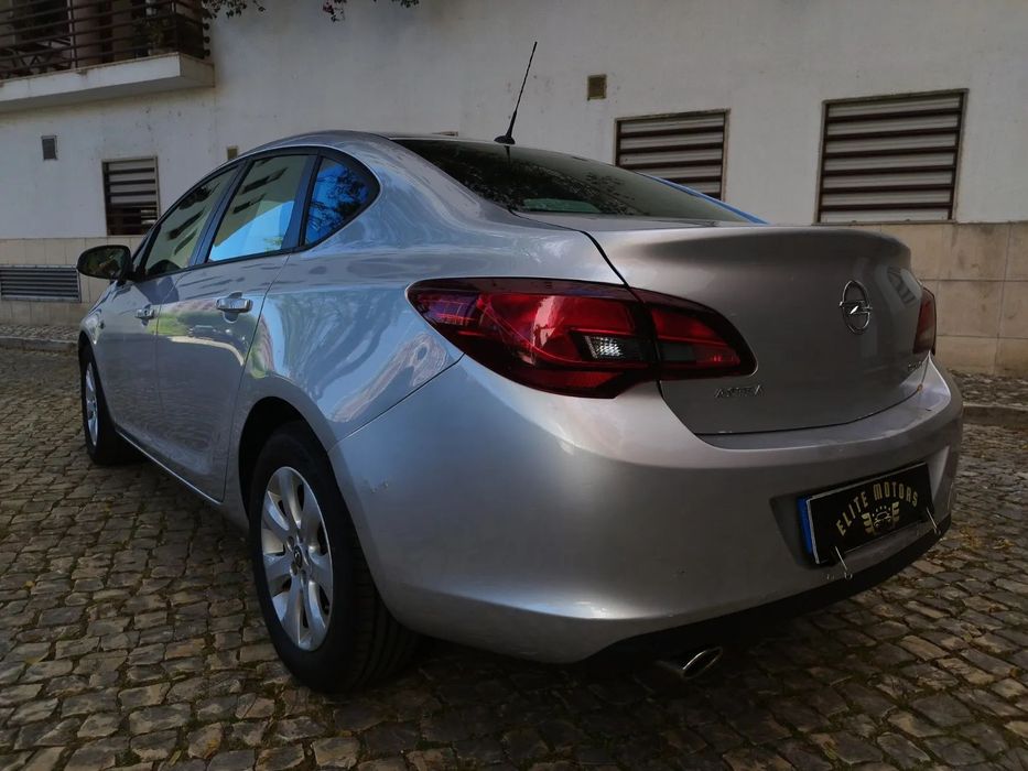 Opel Astra 1.4 T Cosmo S/S