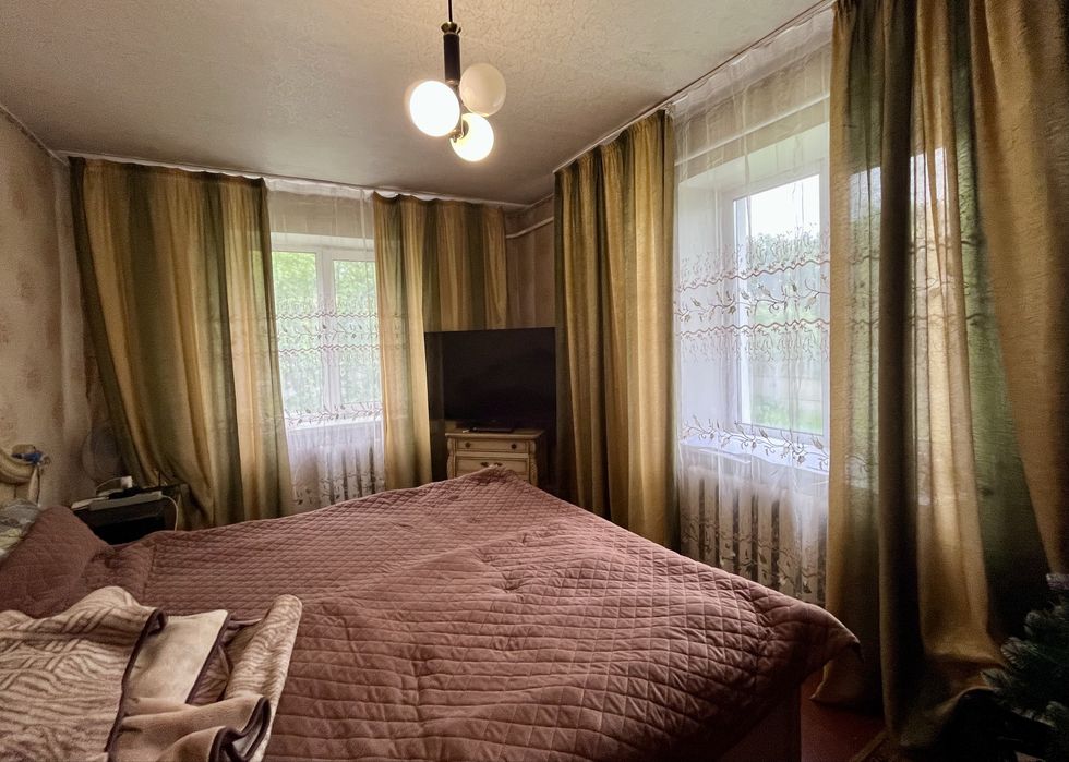 Продажа дома возле Голубого озера! Жилое состояние! Участок 13 соток!