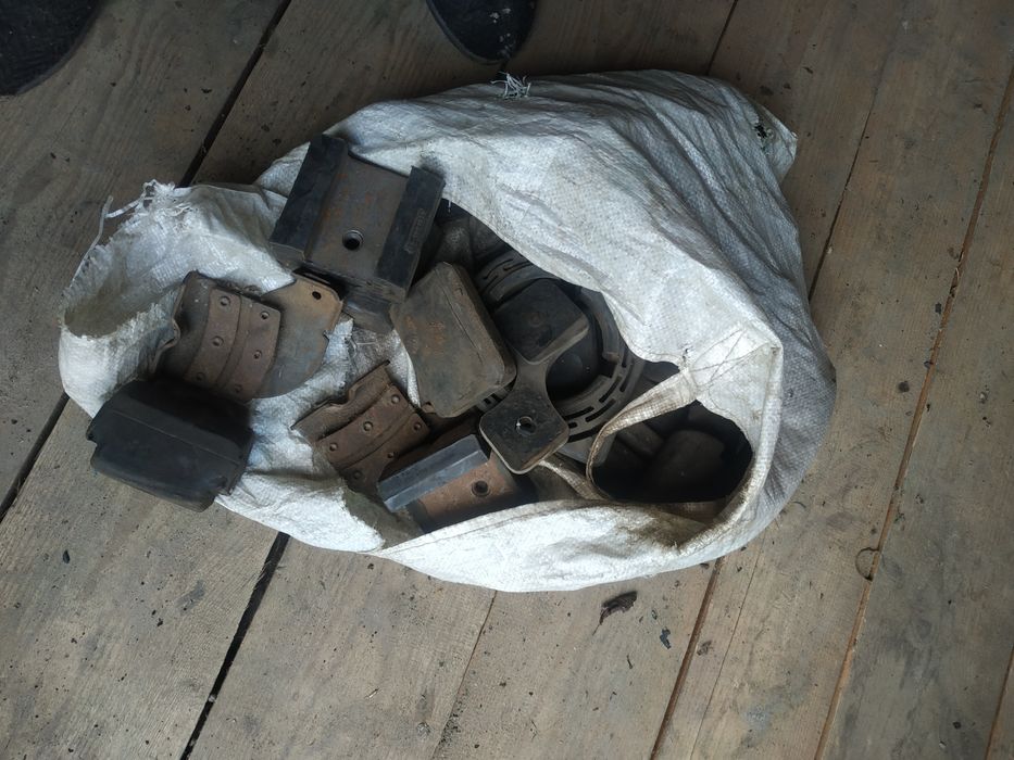 Частини переднього моста