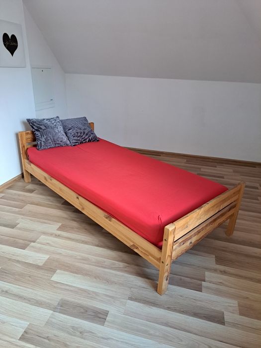 Łóżko 1 osobowe z materacem