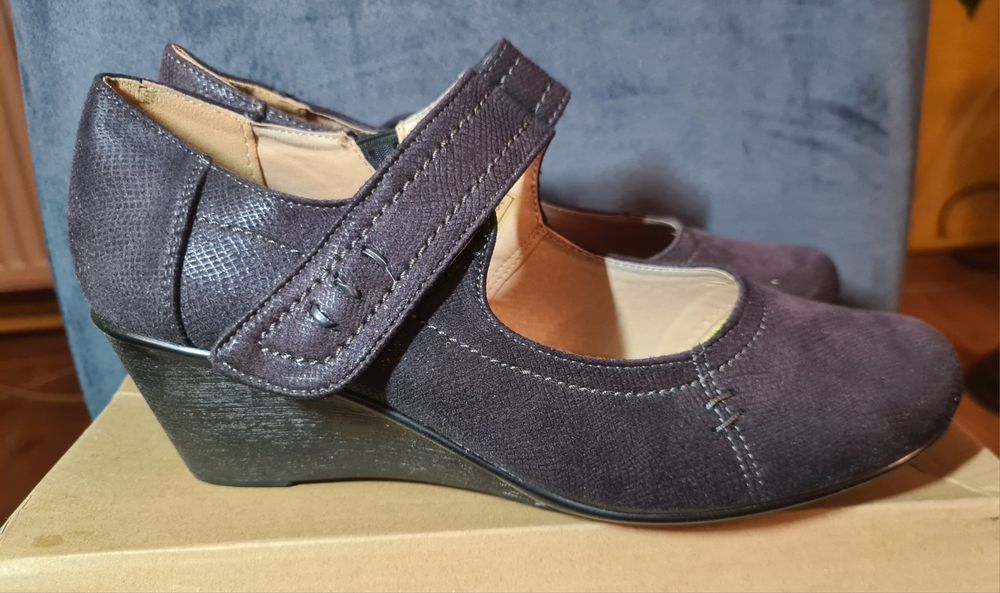 Nowe buty damskie roz 39 wkl.25