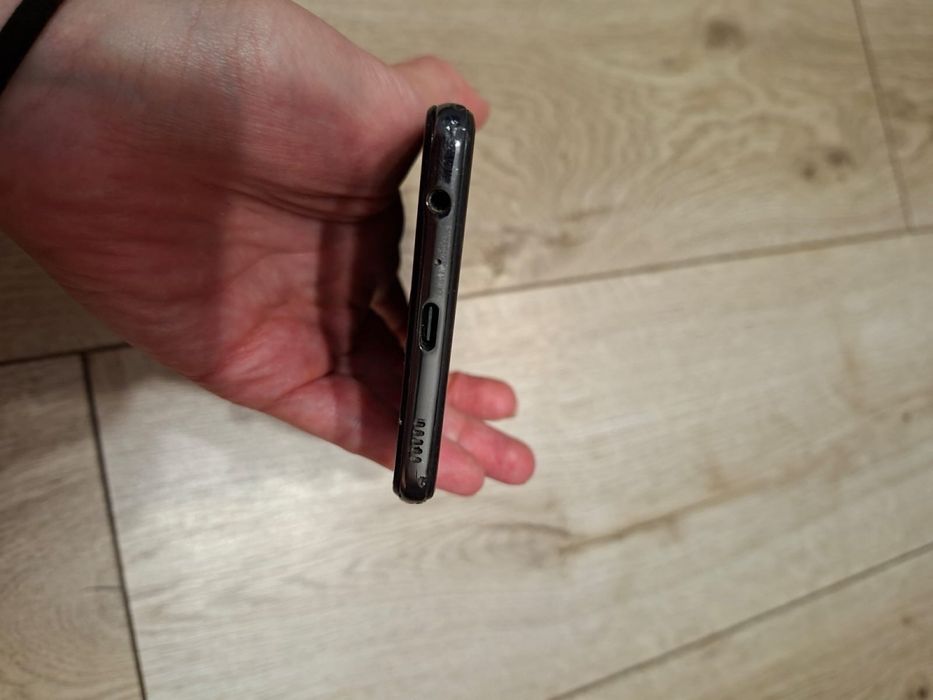 Продам смартфон Samsung Galaxy A52, пам’ять 4/128 GB.