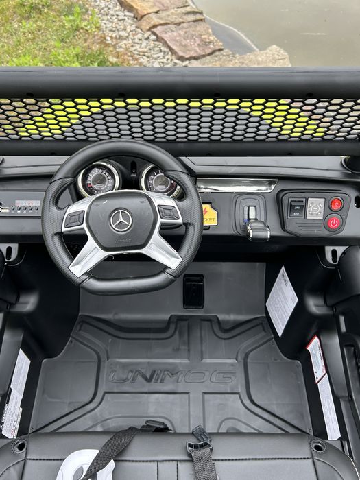 Auto na Akumulator Mega Duży  Mercedes Unimog 4x4 180 Watt Dwuosobowy