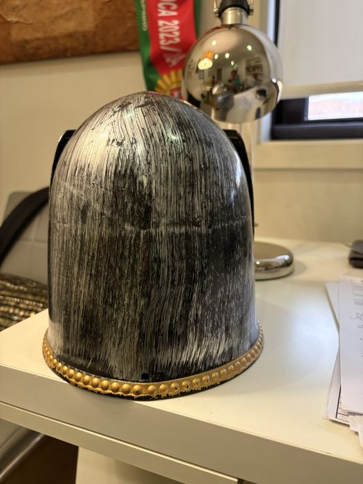 Capacete de Guerreiro Medieval