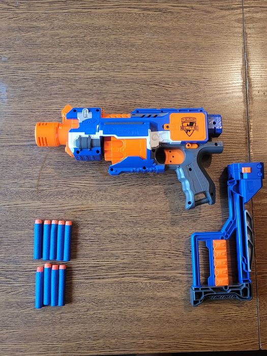 Pistolet nerf stockade