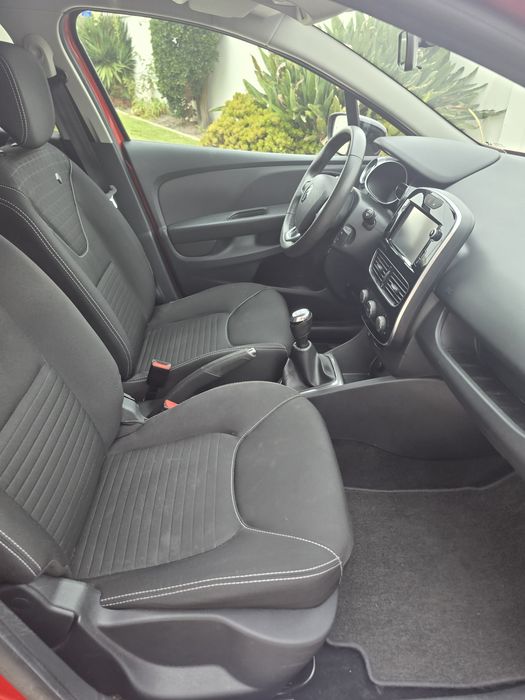 Renault Clio com 23000 Km