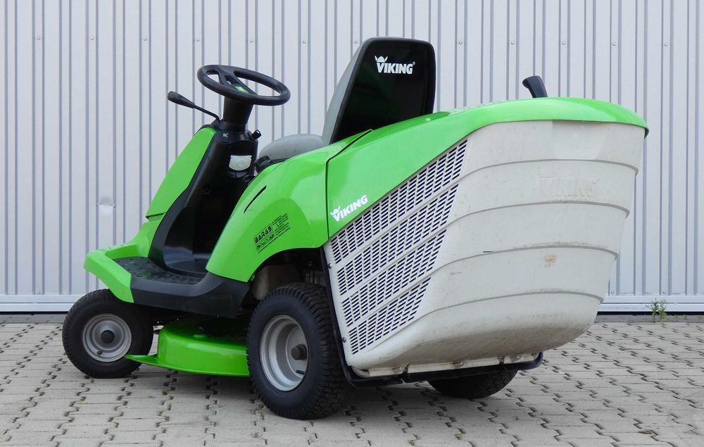 Traktor kosiarka Viking R4 MR 4082 Briggs&Stratton  (150705.4) Baras