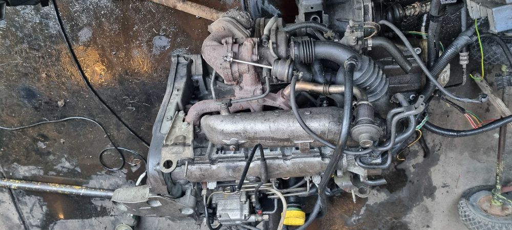 Renault Espace 1.9 DTI  F8T  Silnik kompletny