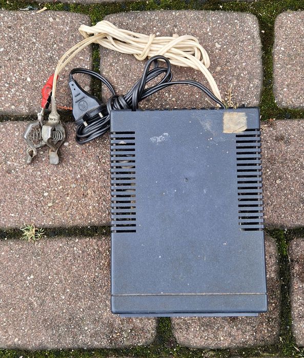 Prostownik Kedr Auto 12V radziecki automatyczny samochodowy kable rozruchowe prl vintage retro