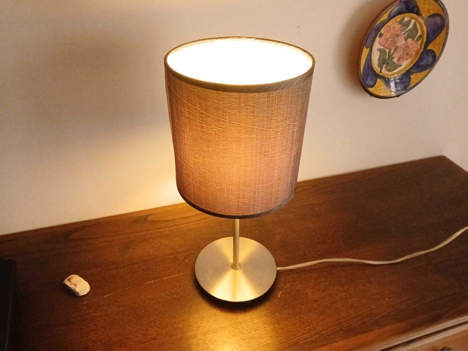 Telefone Movel de Mesa e Candeeiro base Metálica