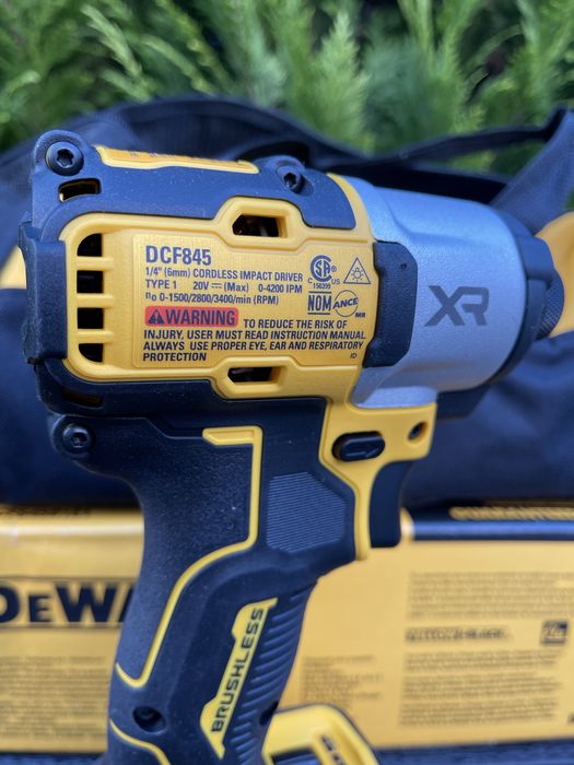Dewalt dcf845D1E XR 20Vбезщітковий акумуляторний імпульсний шуруповерт