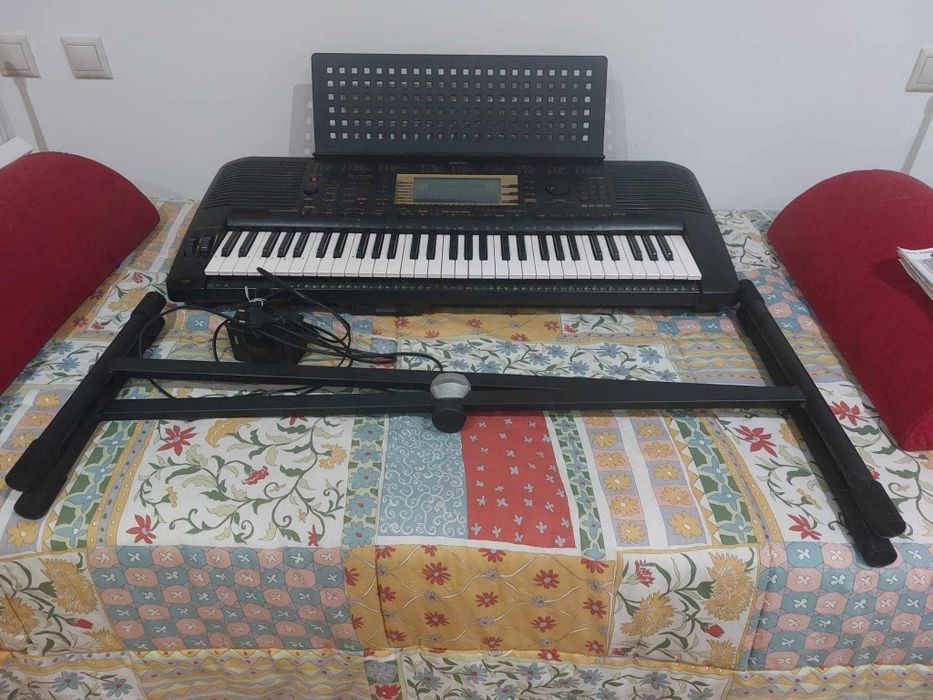 Teclado Yamaha PSR-730