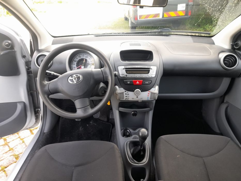 Toyota Yago 1.0 com AC e Radio