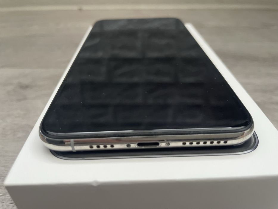 Продам Iphone XS Max 256