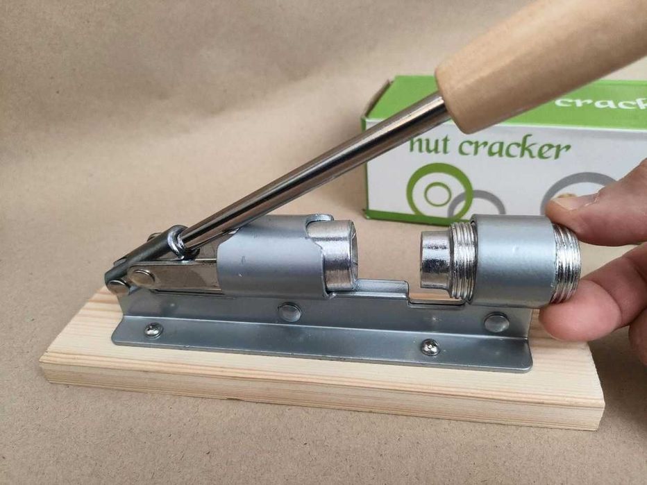 Горіхокол горіходавка горіходавка орехокол