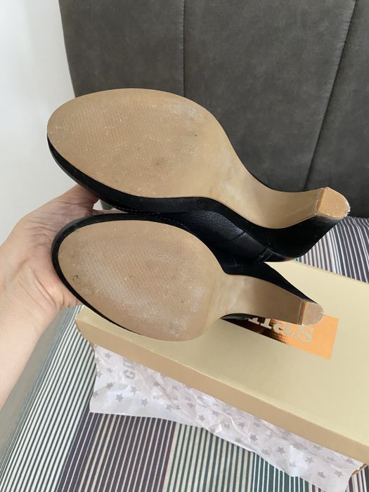 Sapatos Cubanas pretos salto alto- tamanho 38