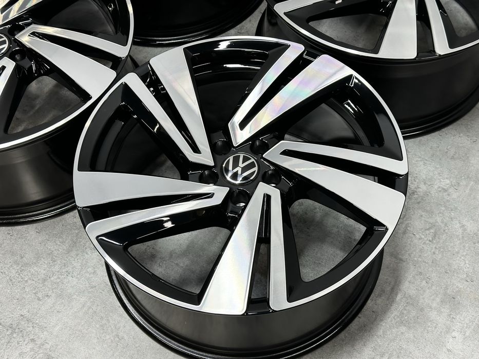Нові оригінальні диски Volkswagen Touareg R-Line Nevada 5x112 R20