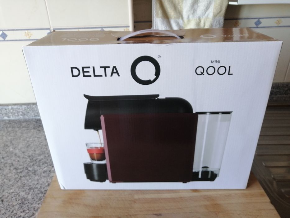 Máquina de café delta mini qool vermelha