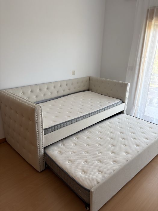 Cama dupla (bicama) em perfeito estado - Inclui colchões NOVOS