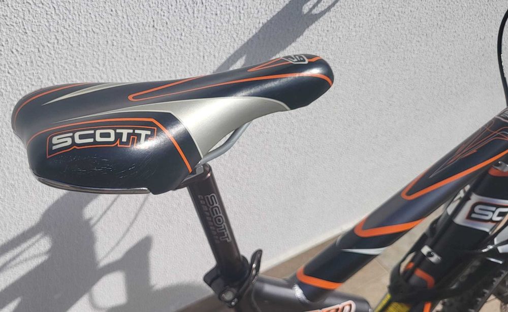 Vende se Bicicleta Scott FX20